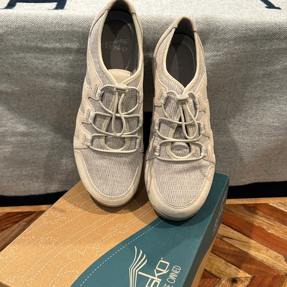 Dansko Holland Ivory Suede Mesh Bungee Slip On Sneakers Women Size 8 - Picture 3 of 7